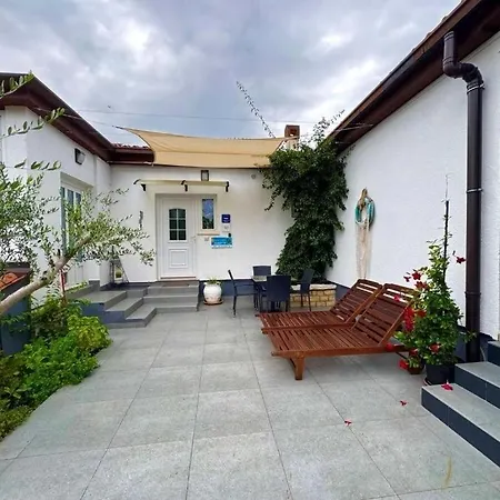 With Parking Space Basanija, Umag - 27213 Апартаменты